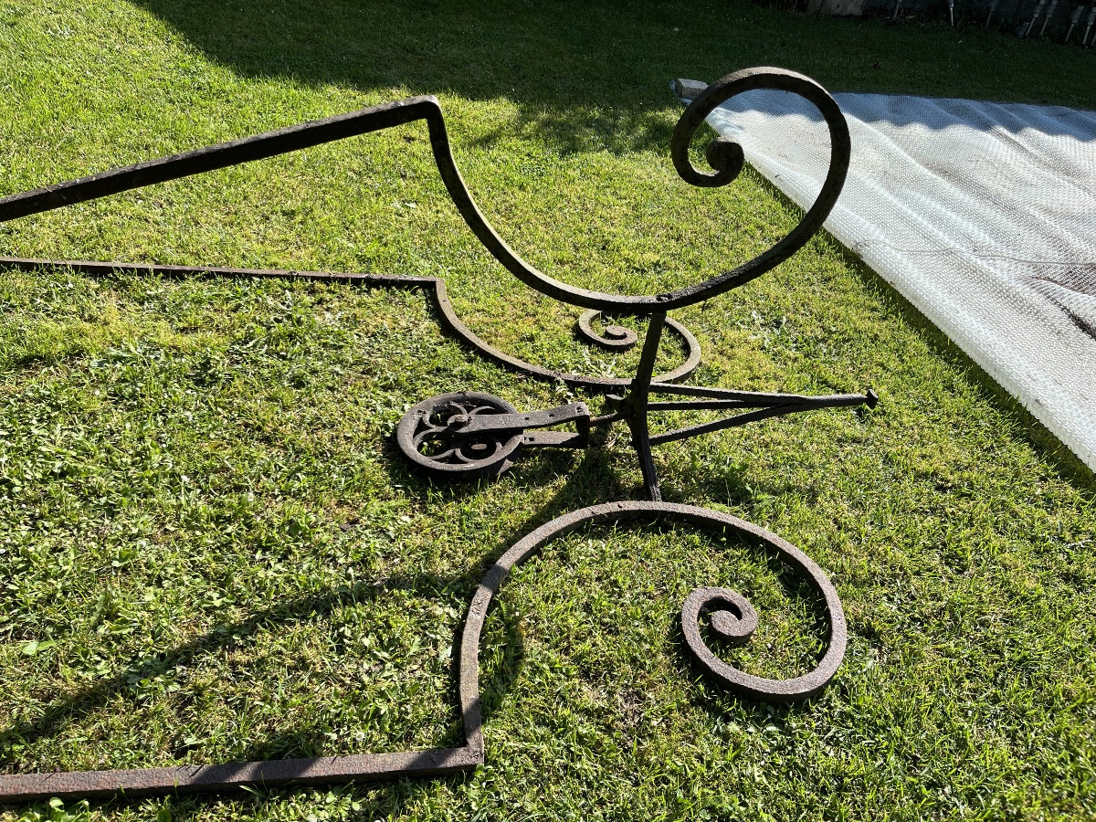 Garniture de puits en fer forgé XVIIIem