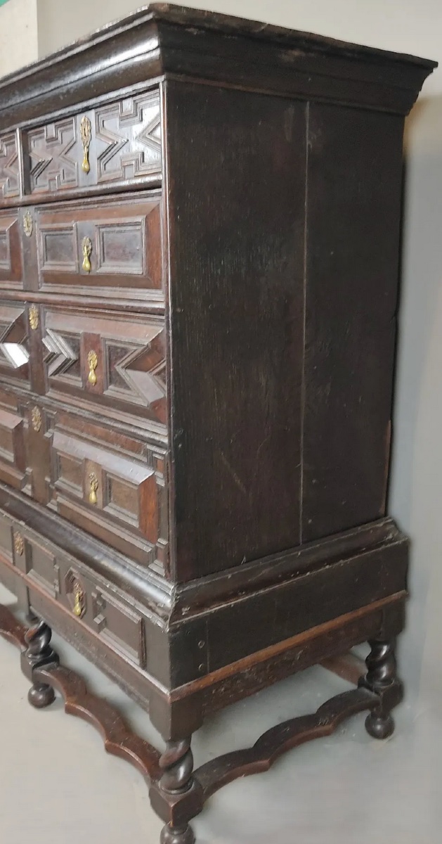 18th-century Welsh Oak Cabinet -photo-1