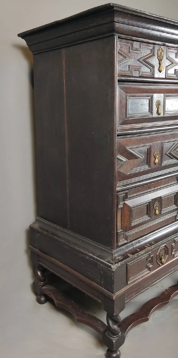 18th-century Welsh Oak Cabinet -photo-2