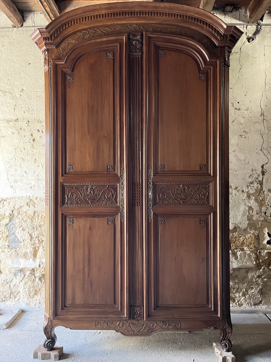 Armoire bordelaise à décor sculpté XVIIIEM siècle 
