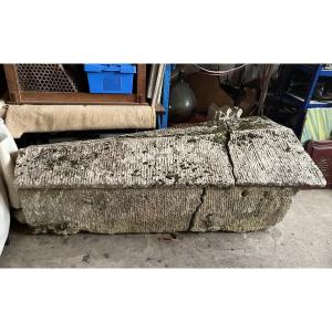 Sarcophage Mérovingien en calcaire 