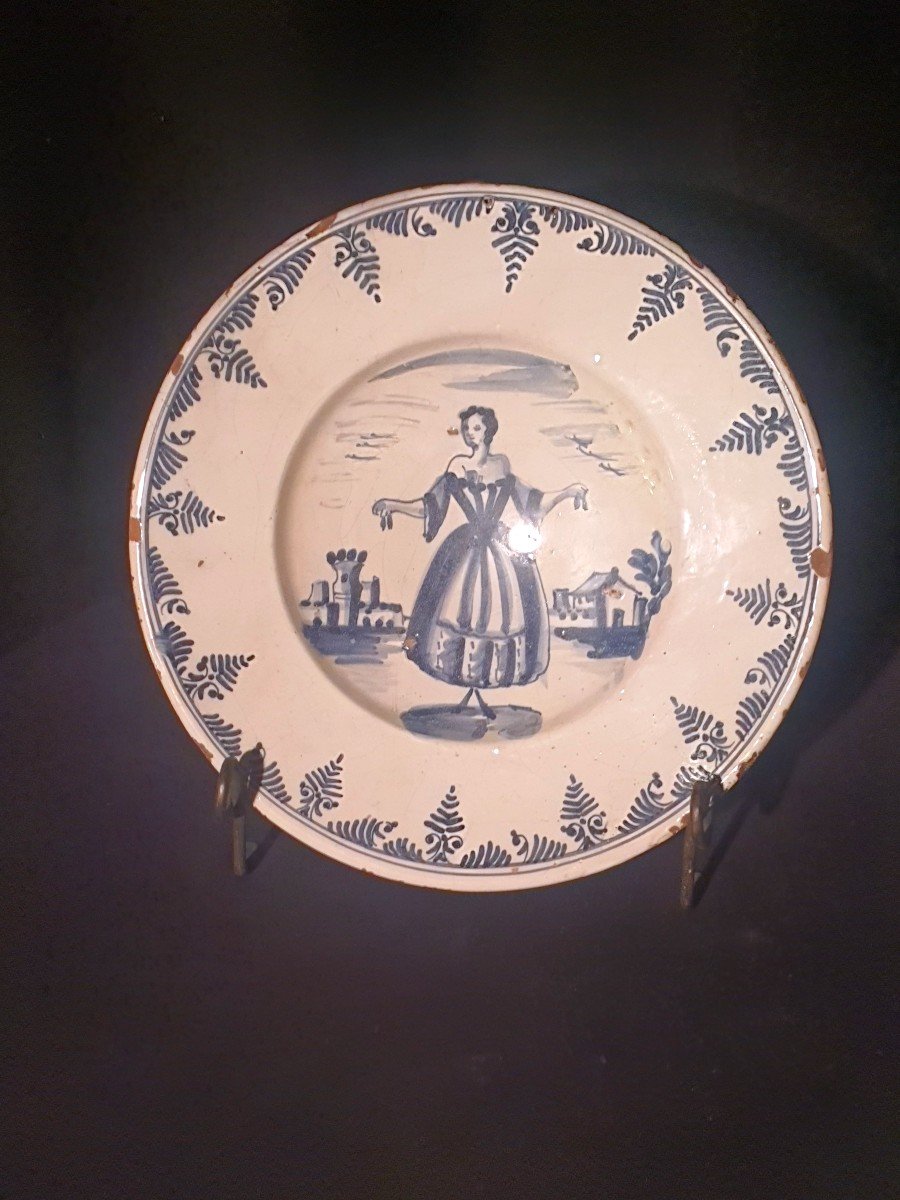 Assiette Plat Italie Catalogne XVIII, Décor Féminin. 