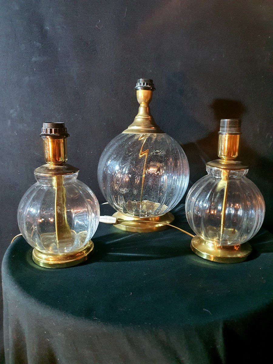 Série De Trois Lampes  boules.Verre Et Laiton Hollywood Regency.-photo-1