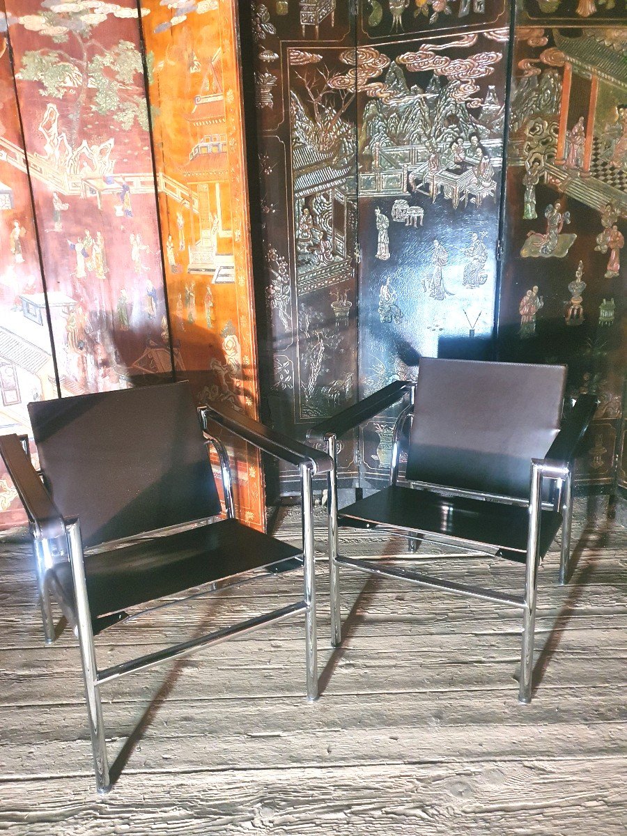 Paire De Fauteuils Lc1 Le Corbusier Charlotte Perriand. 