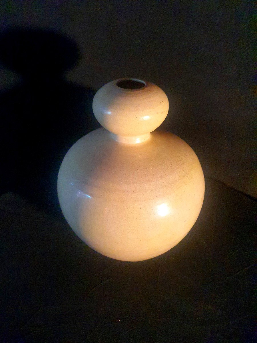 Monochrome Vase China Song Style.-photo-2