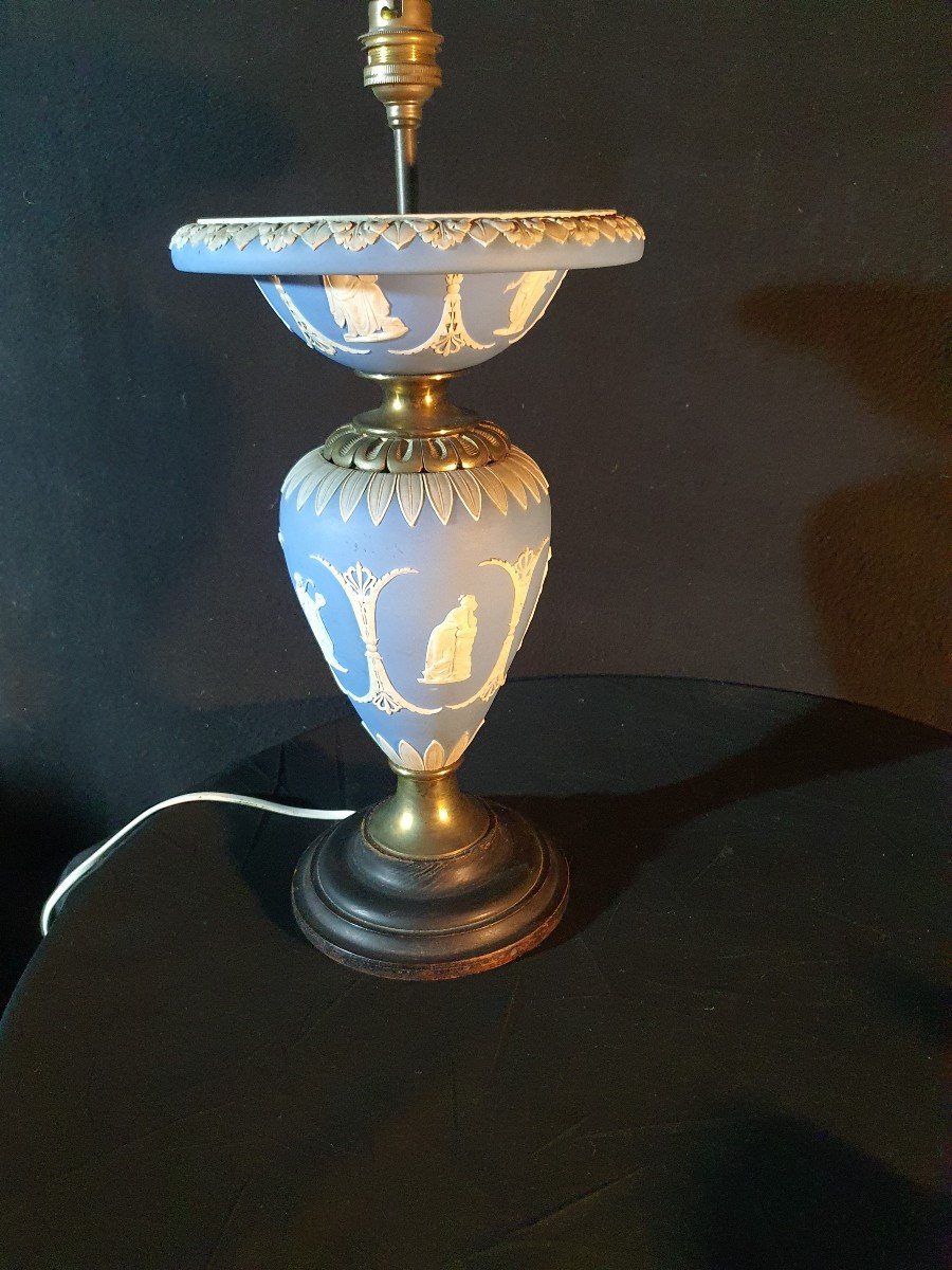 Lampe Porcelaine Wedgwood Néo Classique. -photo-1
