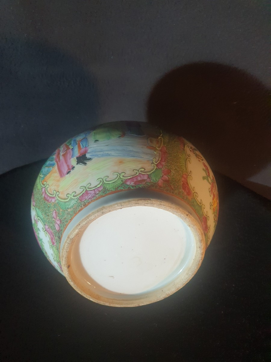 19th Century Cantonese China Vase. -photo-4