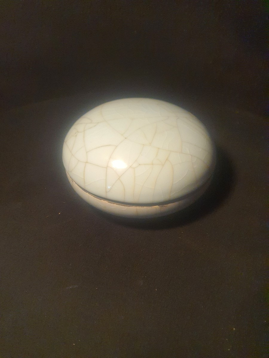 Porcelain Box China Qing Dynasty.