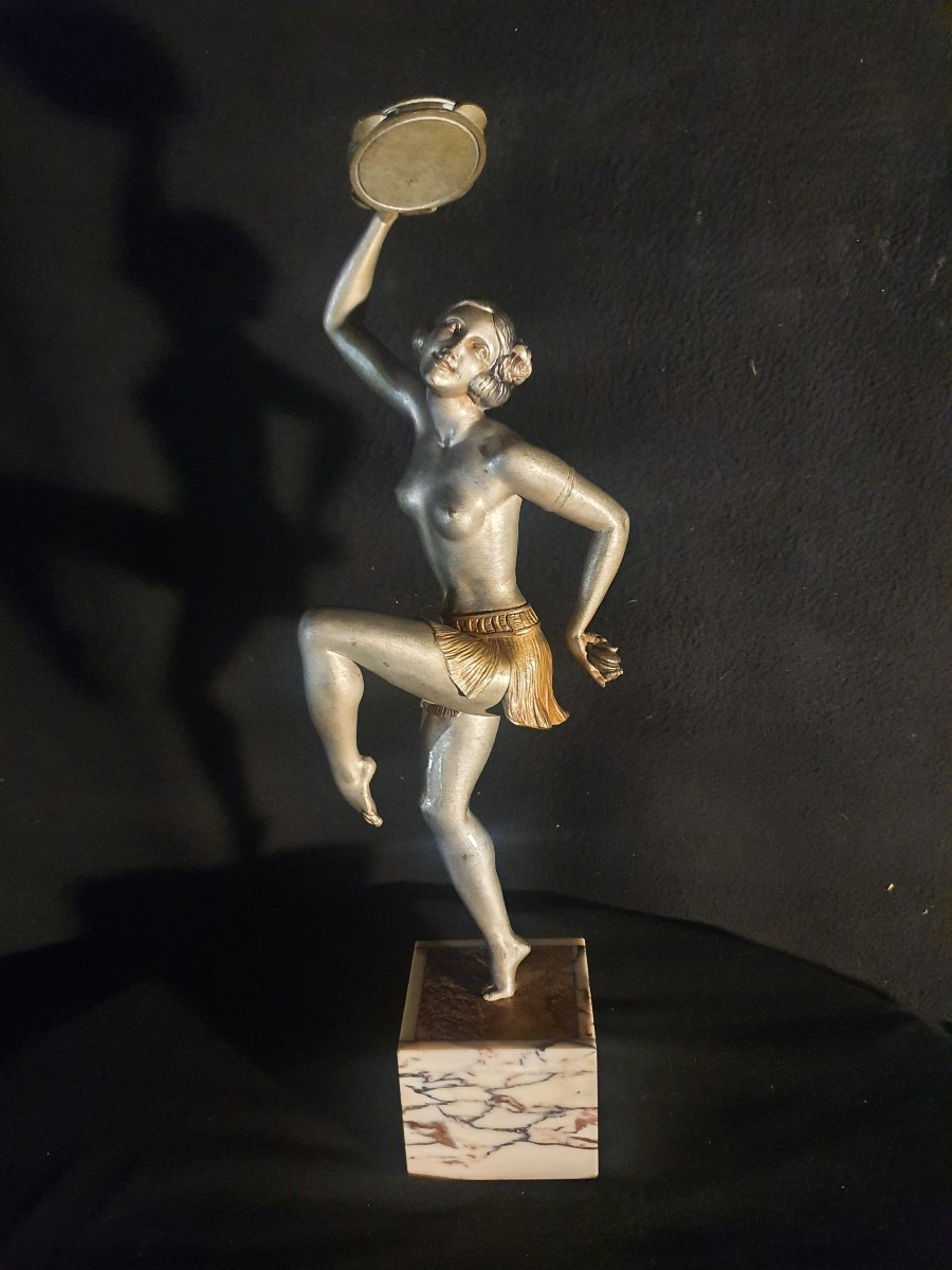 Art Deco Dancer Sculpture. 