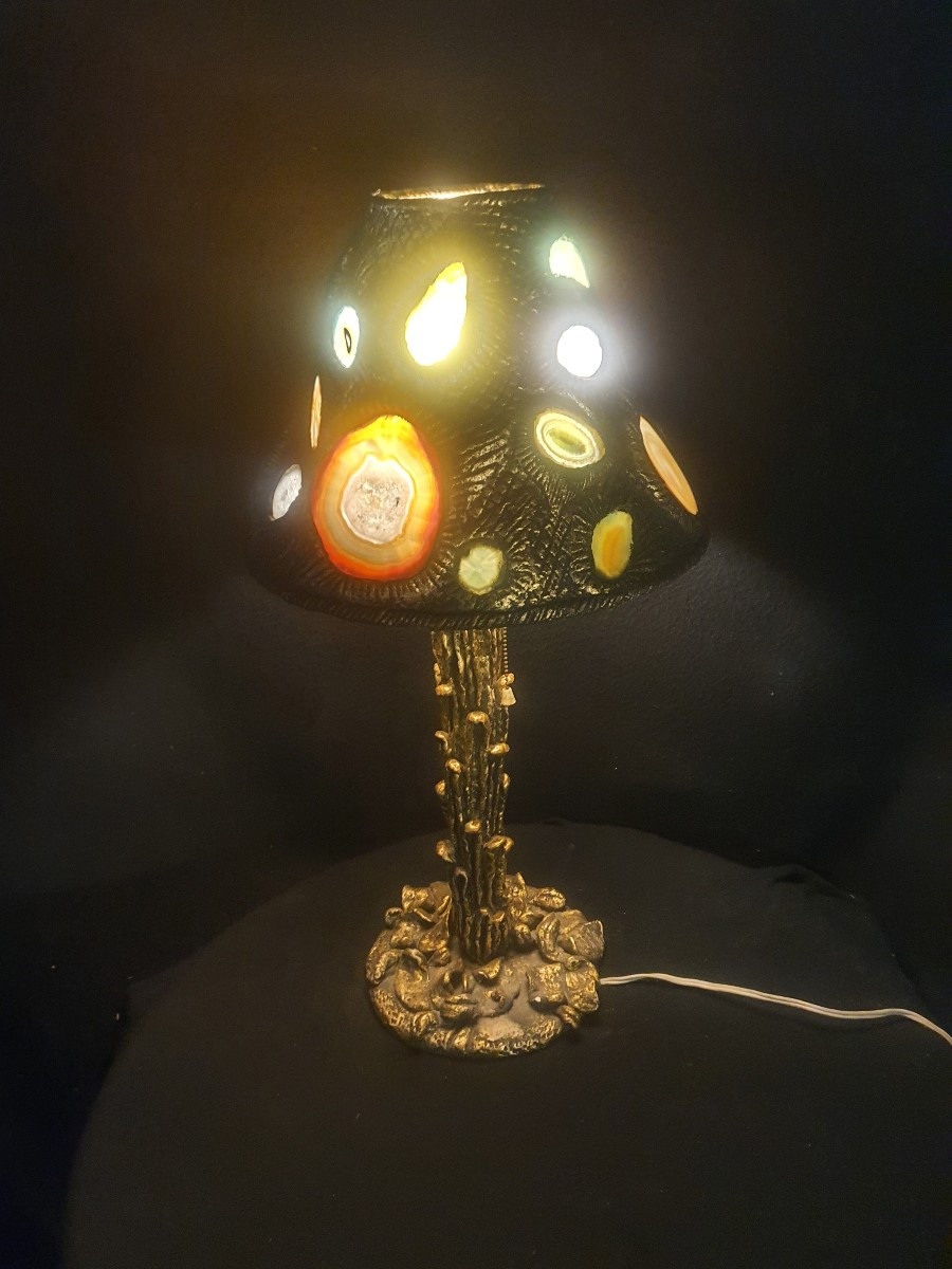 Vintage Brutalist Lamp With Agate Pieces. 