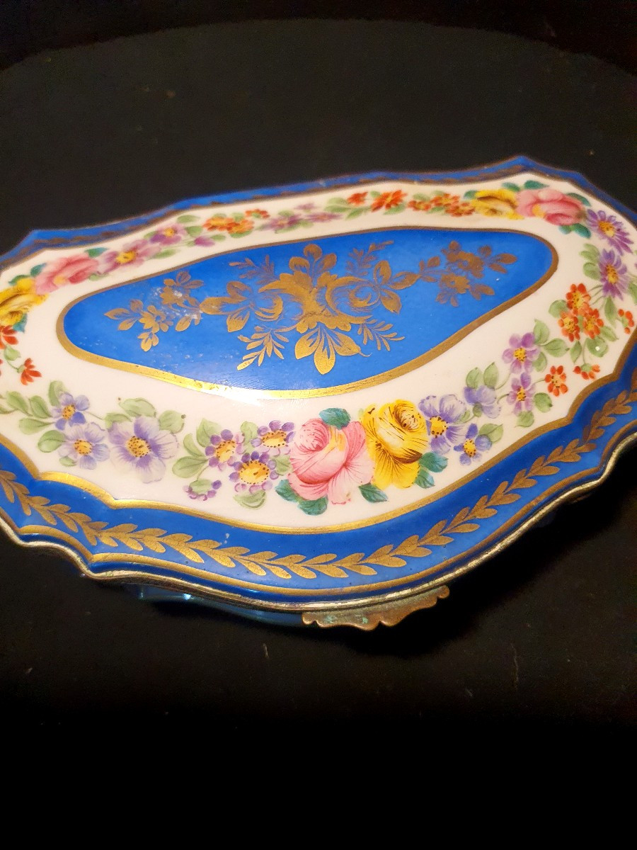 Boîte à bijoux bonbonnière porcelaine Paris ,bleu de Sèvres. -photo-3
