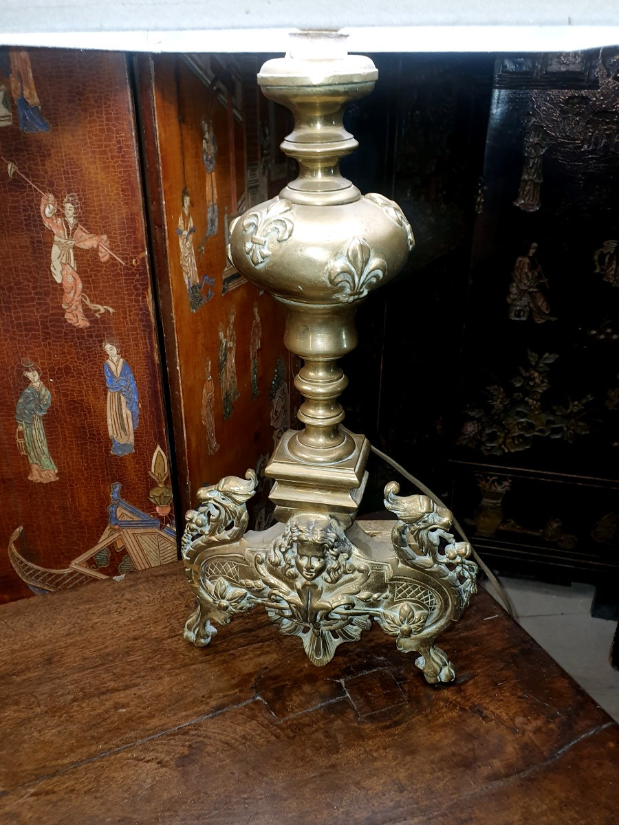 Paire de lampes bronze doré armoiries.-photo-3