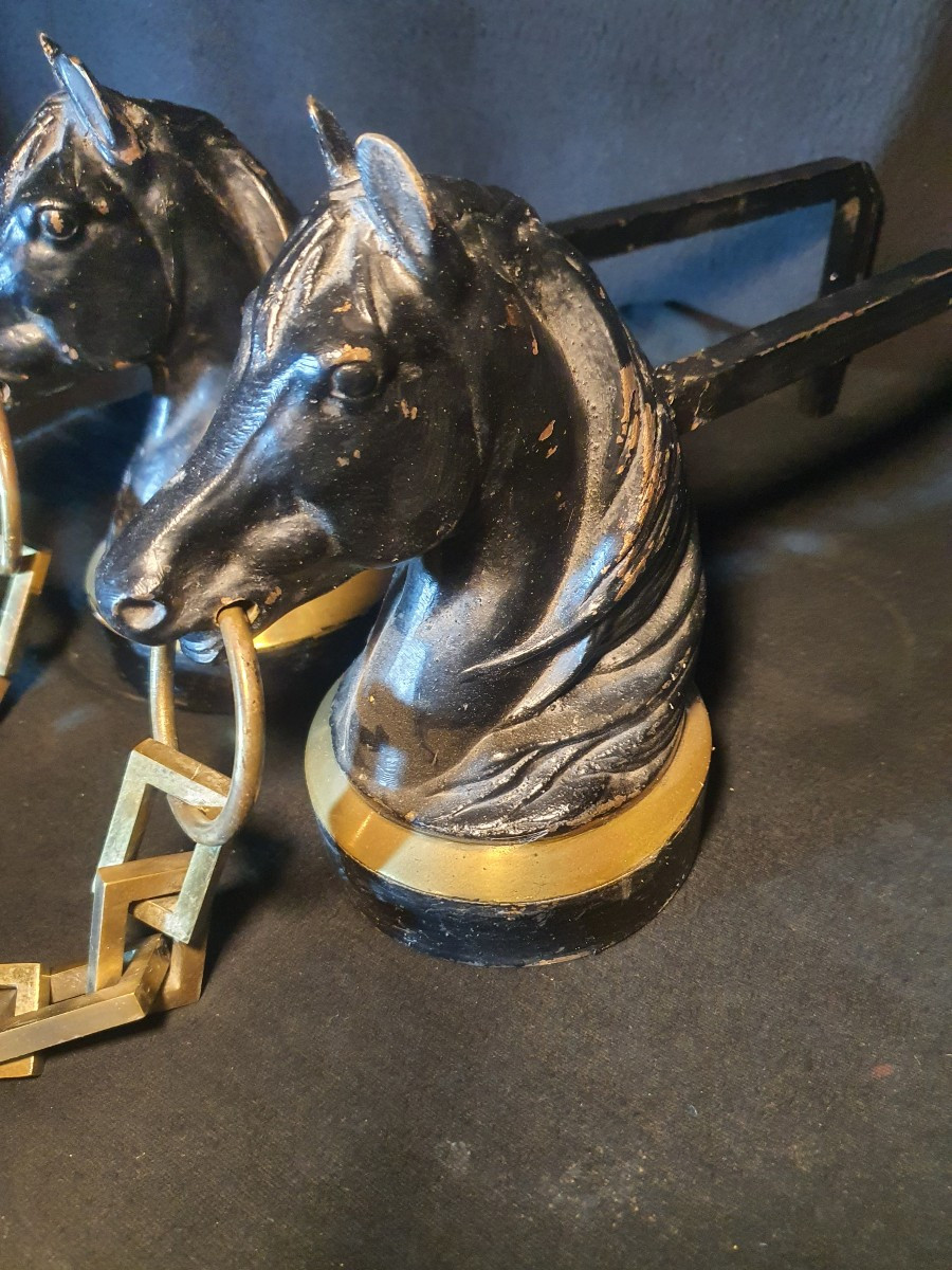 Paire de chenets têtes de chevaux dans le goût Jacques Adnet. -photo-1