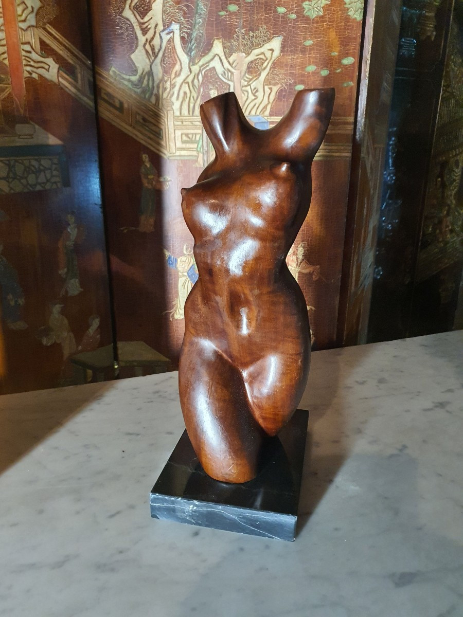 Erotic Nude Sculpture. -photo-1