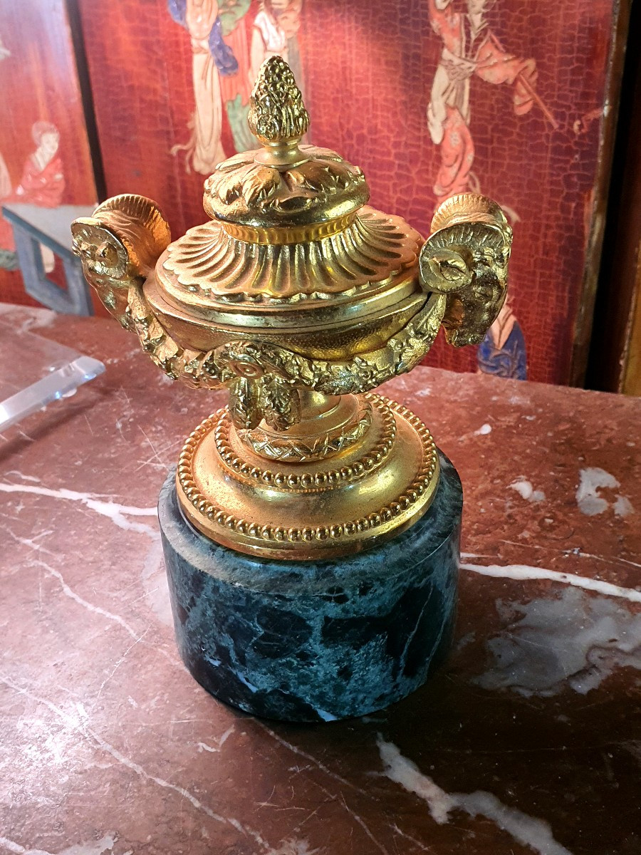 Paire de cassolettes Louis XVI bronze doré. -photo-4