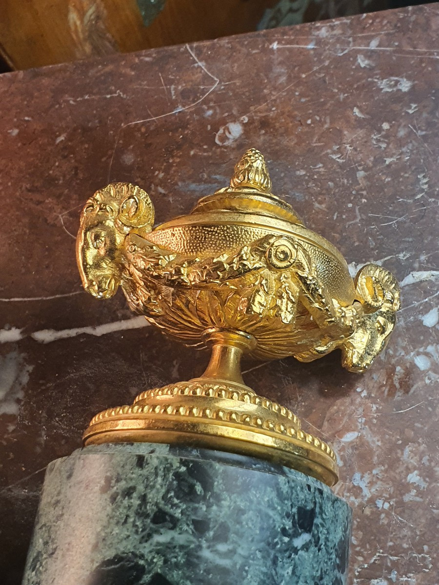 Paire de cassolettes Louis XVI bronze doré. -photo-2