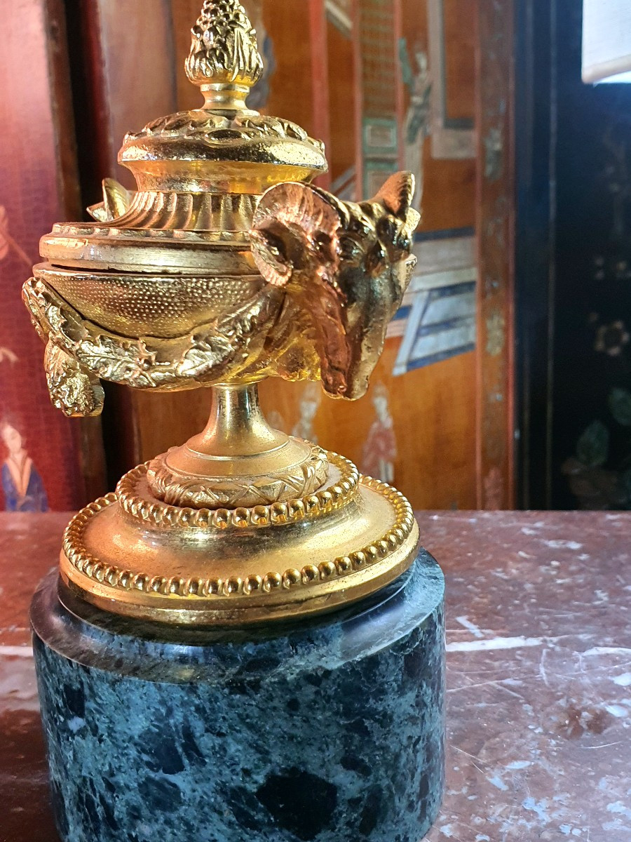 Paire de cassolettes Louis XVI bronze doré. -photo-4