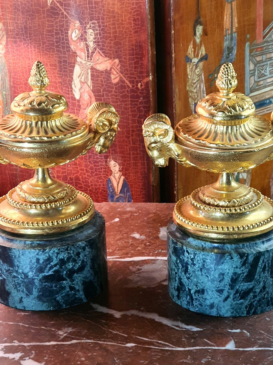 Paire de cassolettes Louis XVI bronze doré. -photo-5