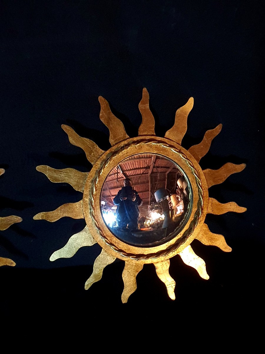Paire de miroirs soleils ,sorcière. -photo-1