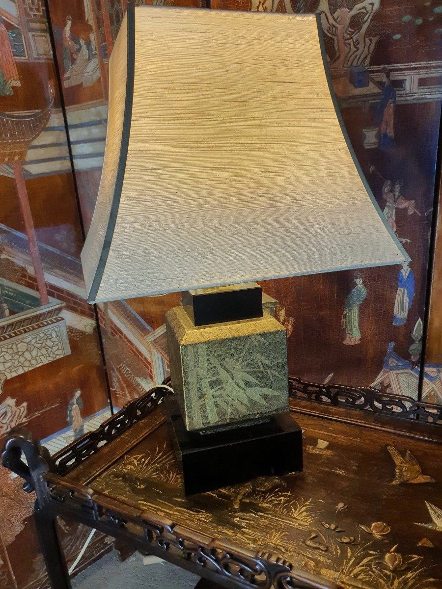 Vintage Lamp With Chinese Decor. -photo-2