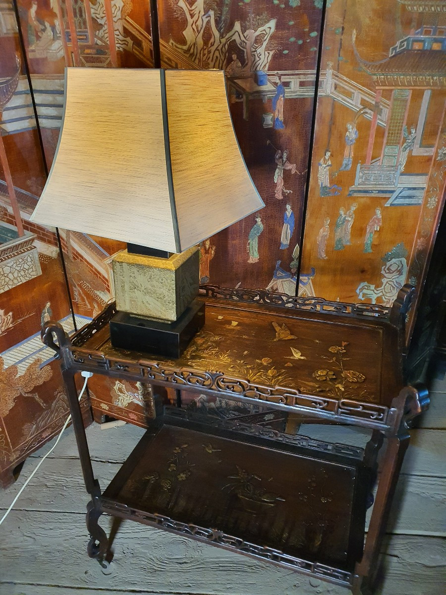 Vintage Lamp With Chinese Decor. -photo-4