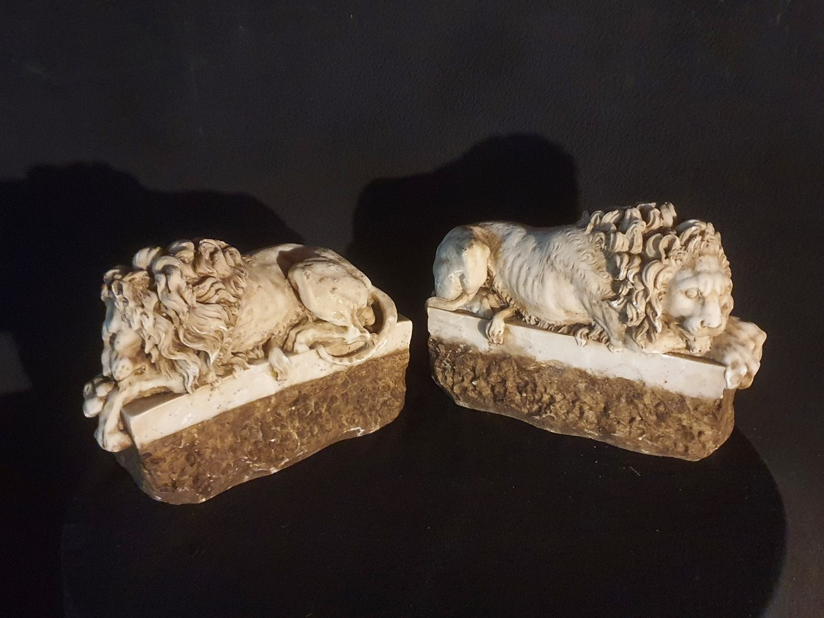 Pair Of Marble Lions.-photo-2
