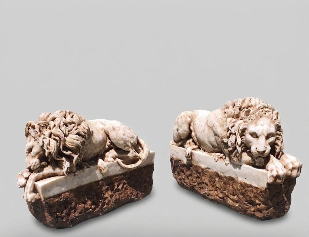 Paire de lions marbre.-photo-5