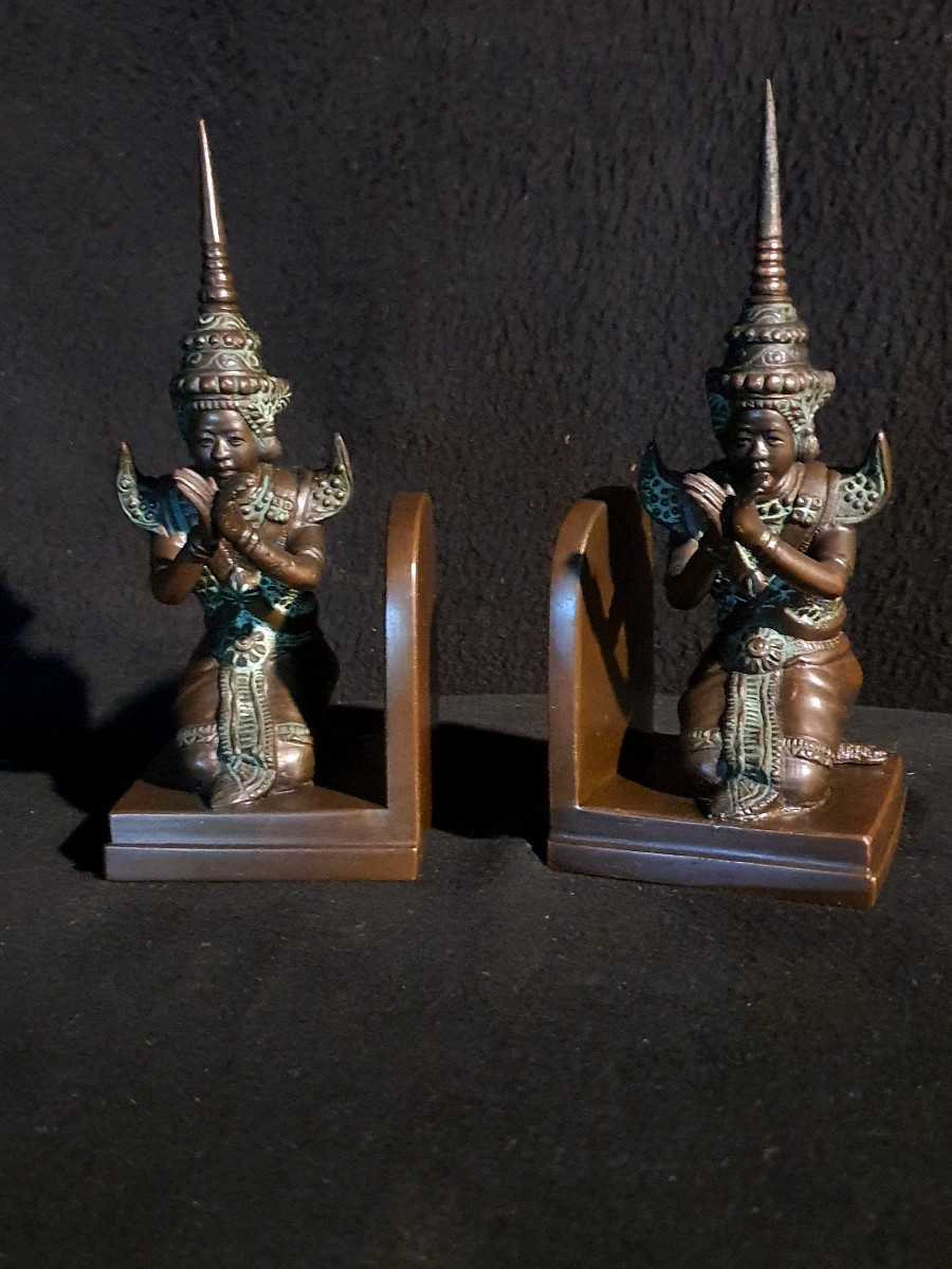 Paire de bronzes danseuses Apsara ,Bien Hoa. 