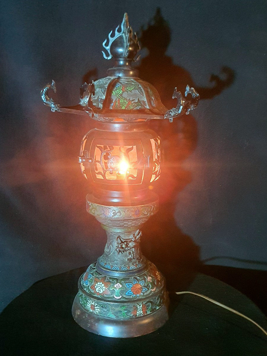 Bronze Temple Lantern, China Japan.-photo-2