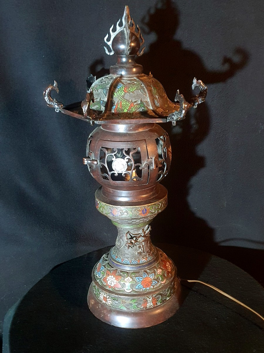 Bronze Temple Lantern, China Japan.-photo-2