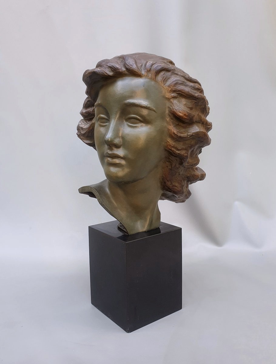 Young Female Art Deco Bust By Alexandre Kelety.