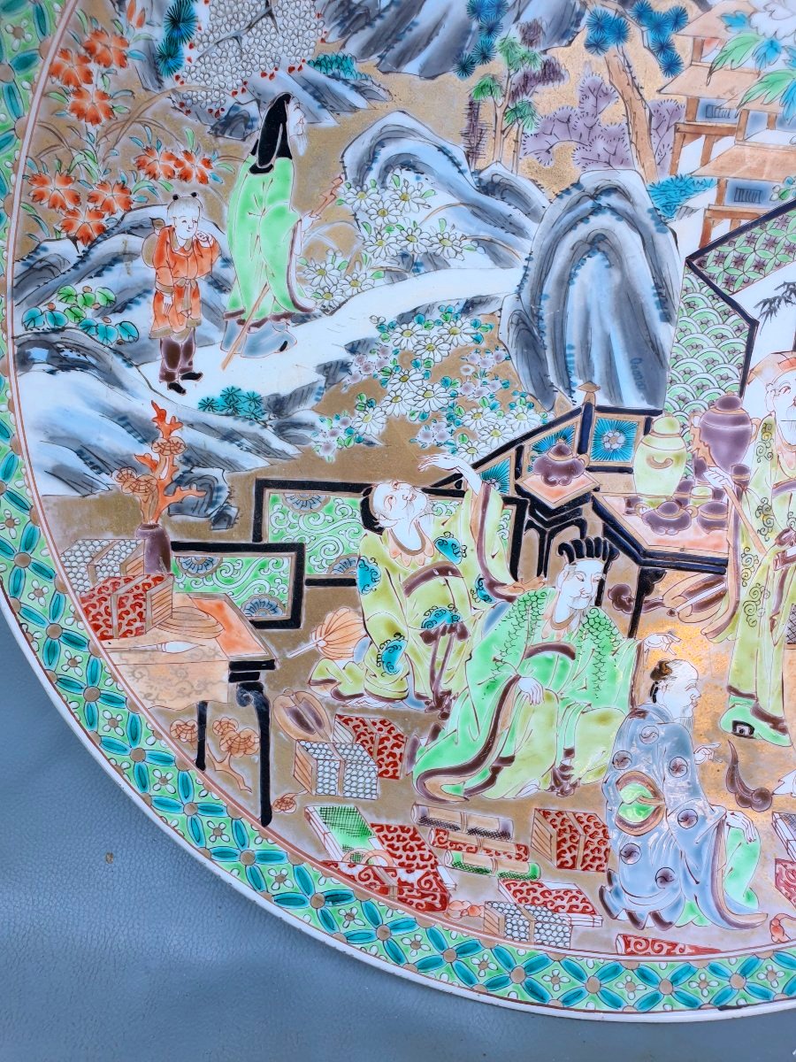 Large 19th-century Japanese Dish. -photo-1