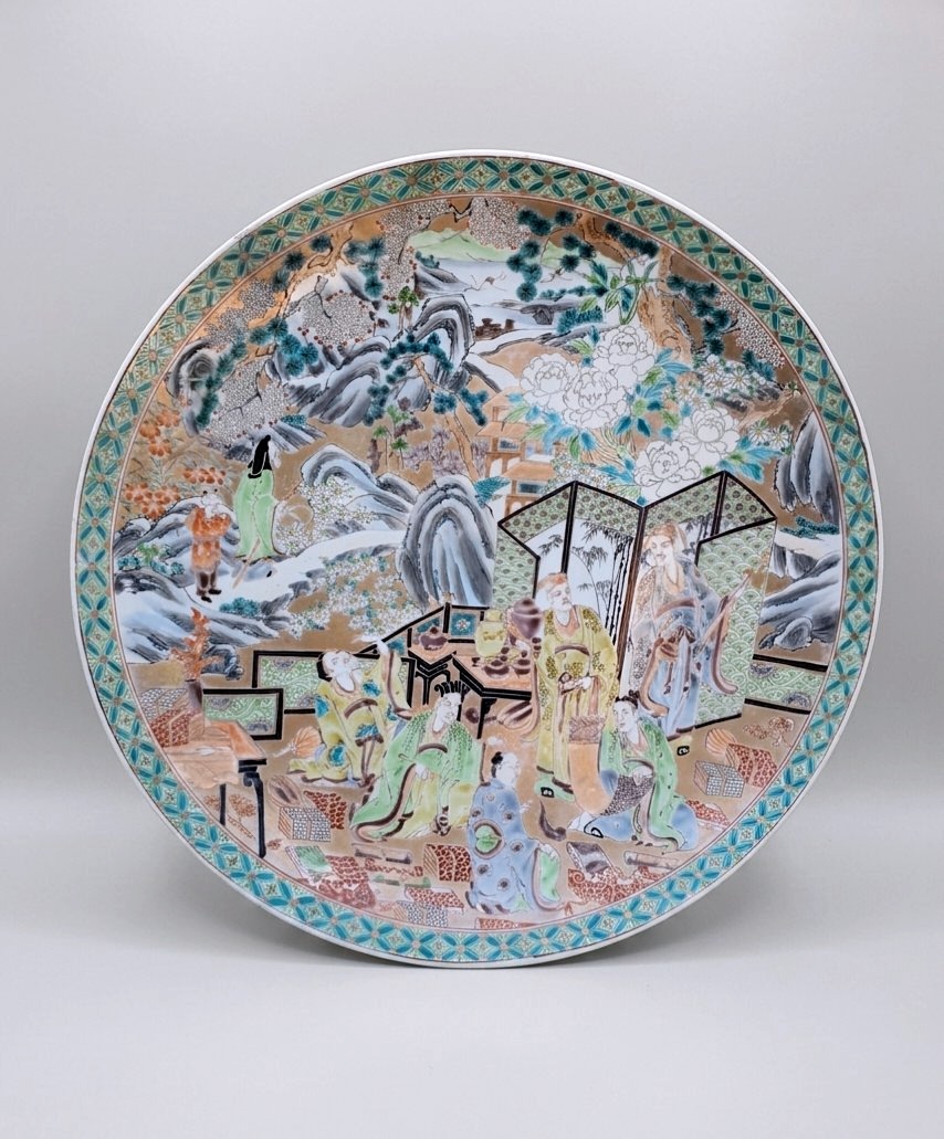 Large 19th-century Japanese Dish. 