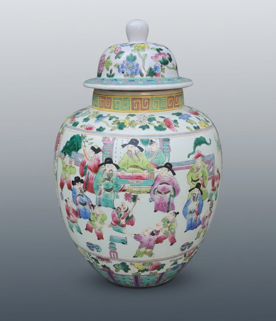 Large Chinese Porcelain Vase From The "famille Rose" Collection. -photo-3