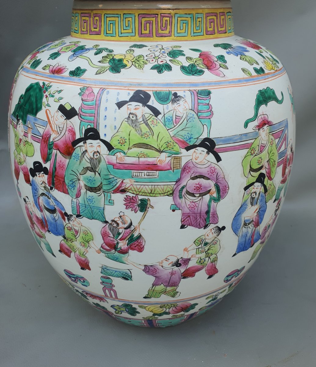 Large Chinese Porcelain Vase From The "famille Rose" Collection. -photo-4