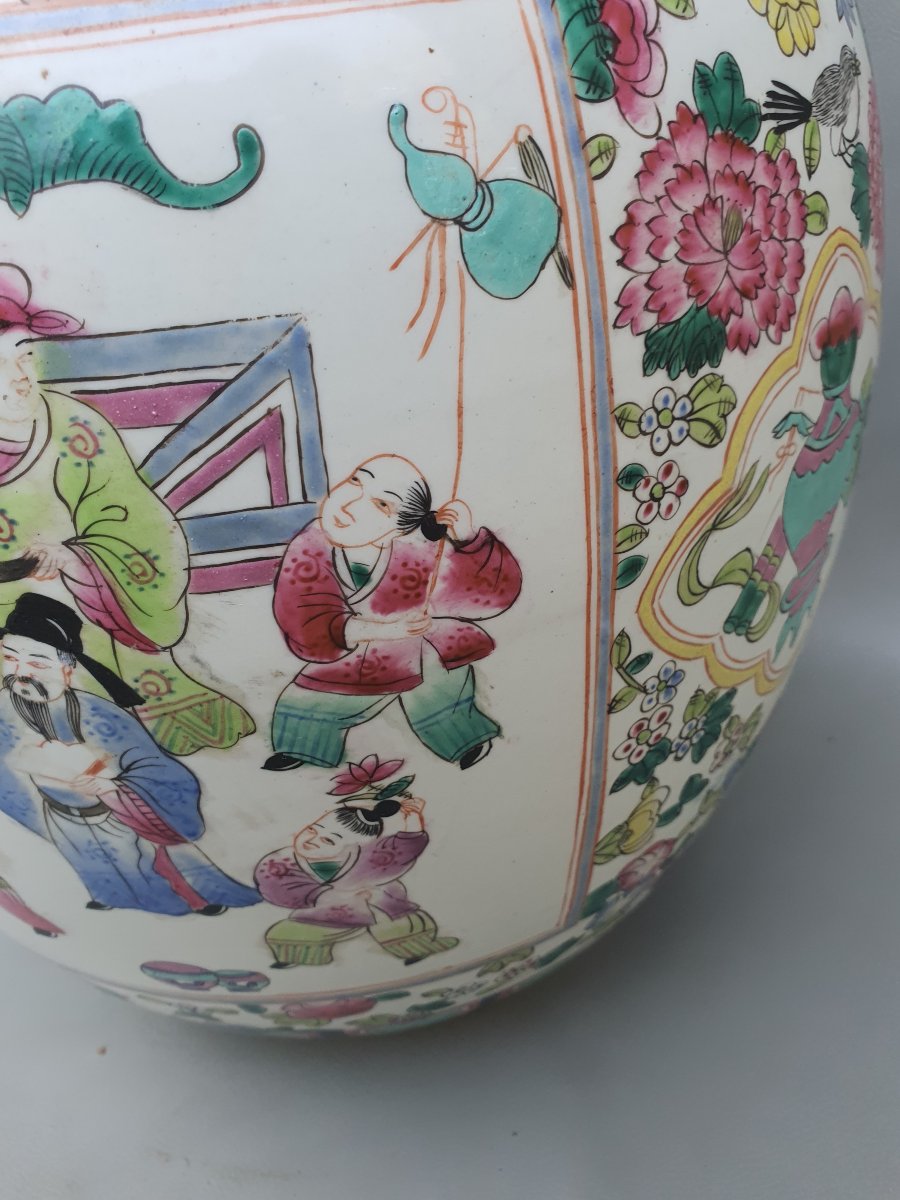 Large Chinese Porcelain Vase From The "famille Rose" Collection. -photo-4