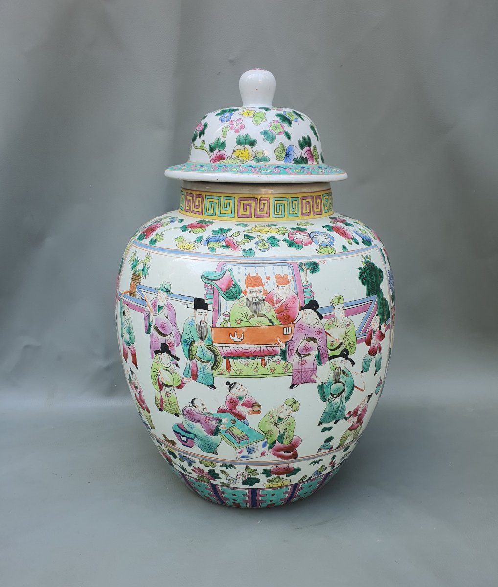 Large Chinese Porcelain Vase From The "famille Rose" Collection. -photo-6