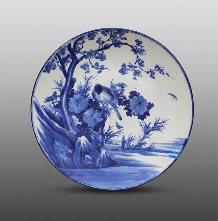 Large Edo-period Japanese Porcelain Dish.
