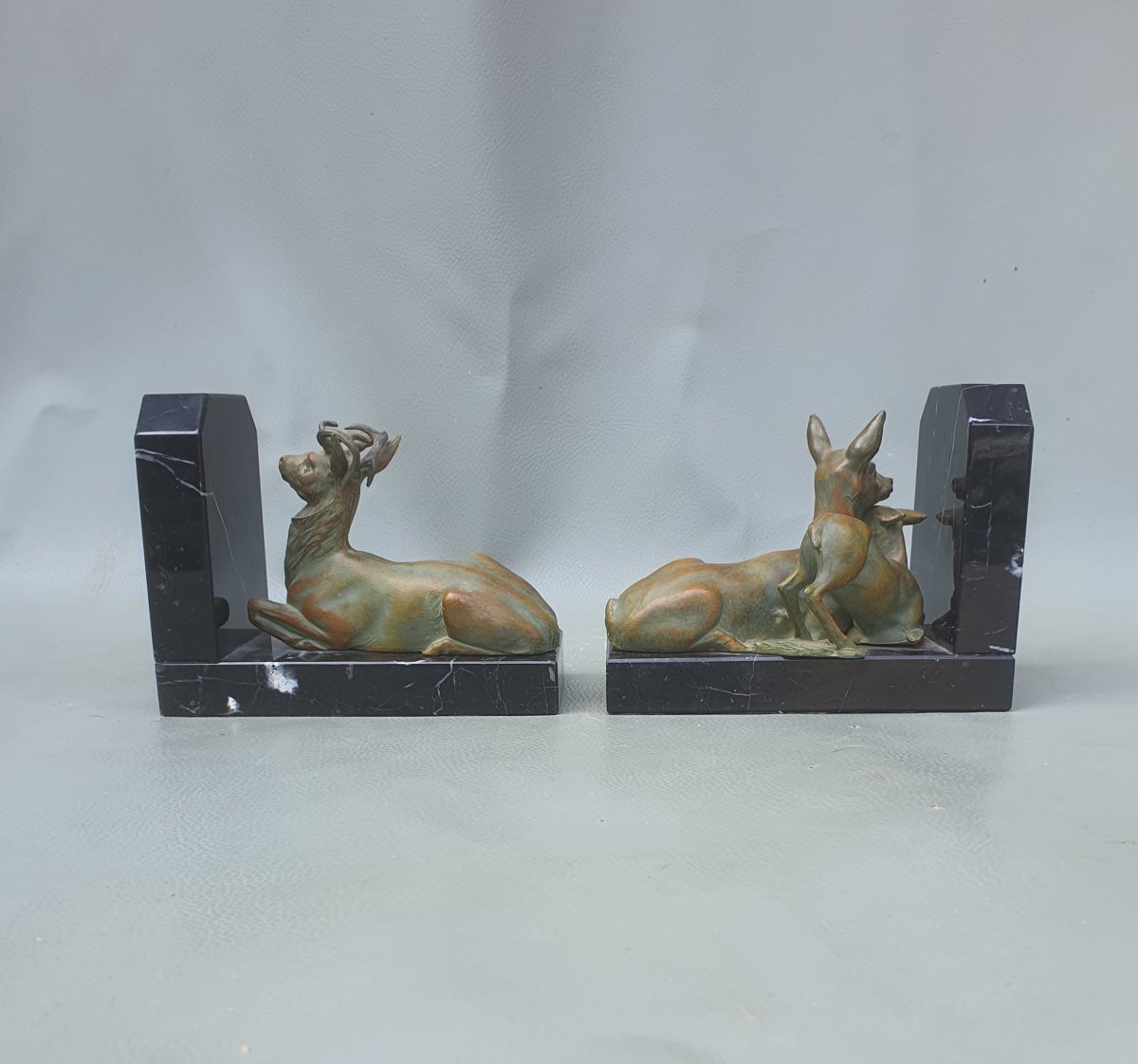 Art Deco Bookends: Stag, Doe, And Fawn.-photo-2