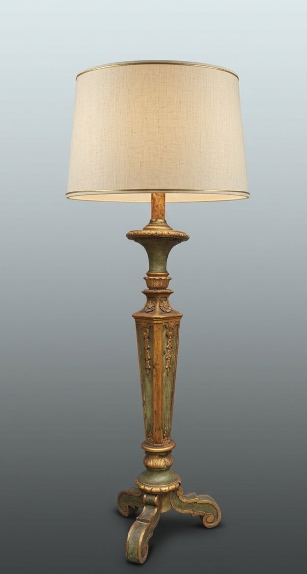 Lampadaire doré pique cierge style Louis XIV 