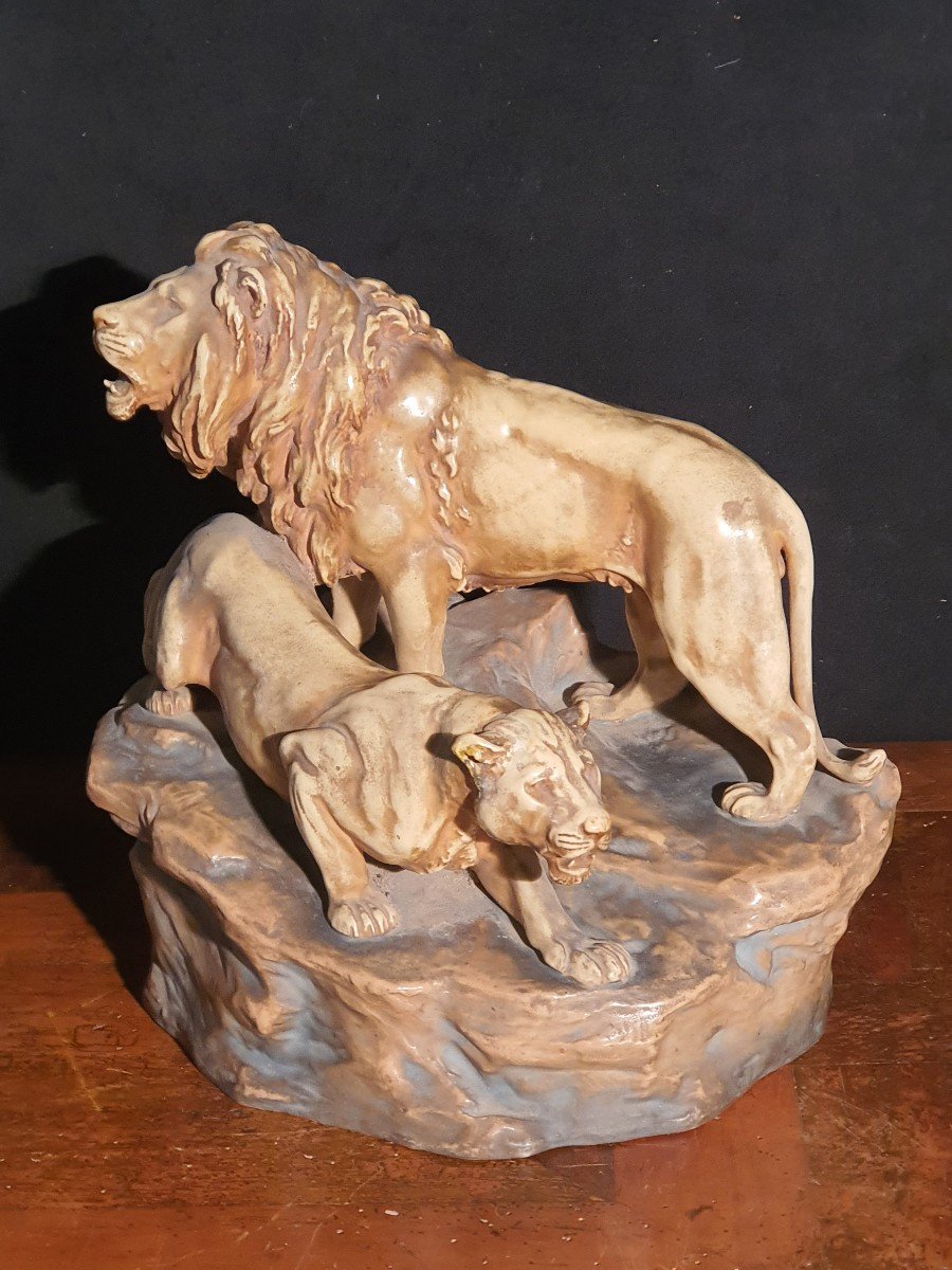 Sculpture Royal Dux groupe animalier lion et lionne.-photo-3