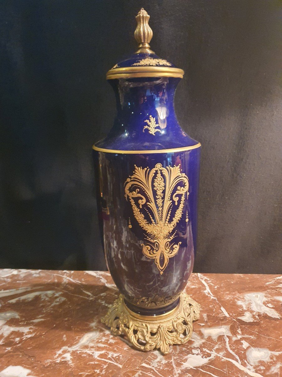 Sèvres Porcelain Vase.-photo-2