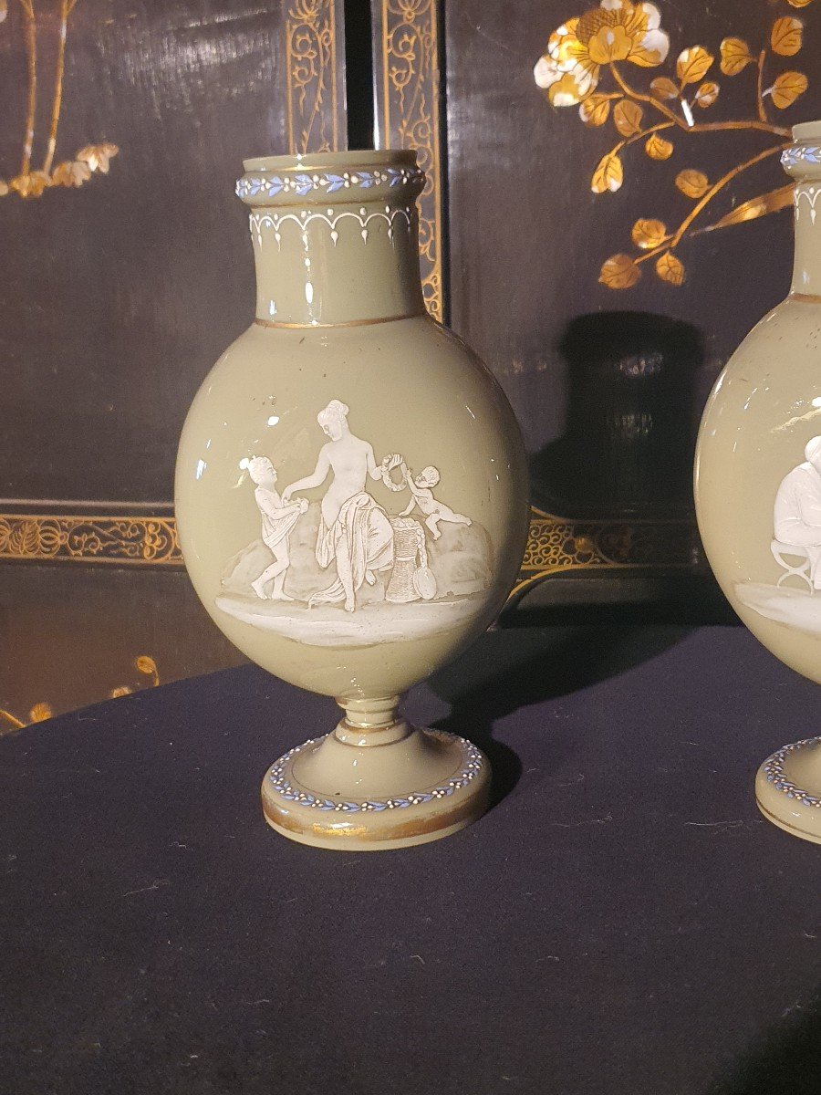 Paire De Vases Opaline. Wedgwood.-photo-2