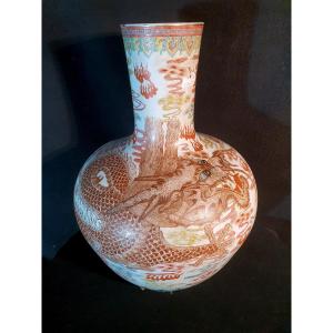 Large Dragon Vase China Qing Dynasty.