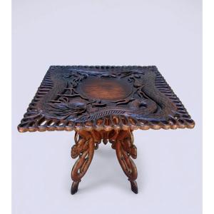 Table sculptée dragon Chine ou Vietnam 