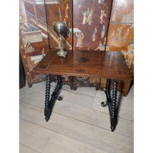 Table en noyer marqueterie, Italie Espagne