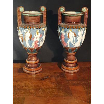 Paire de vases antiques Milton Wechwood.