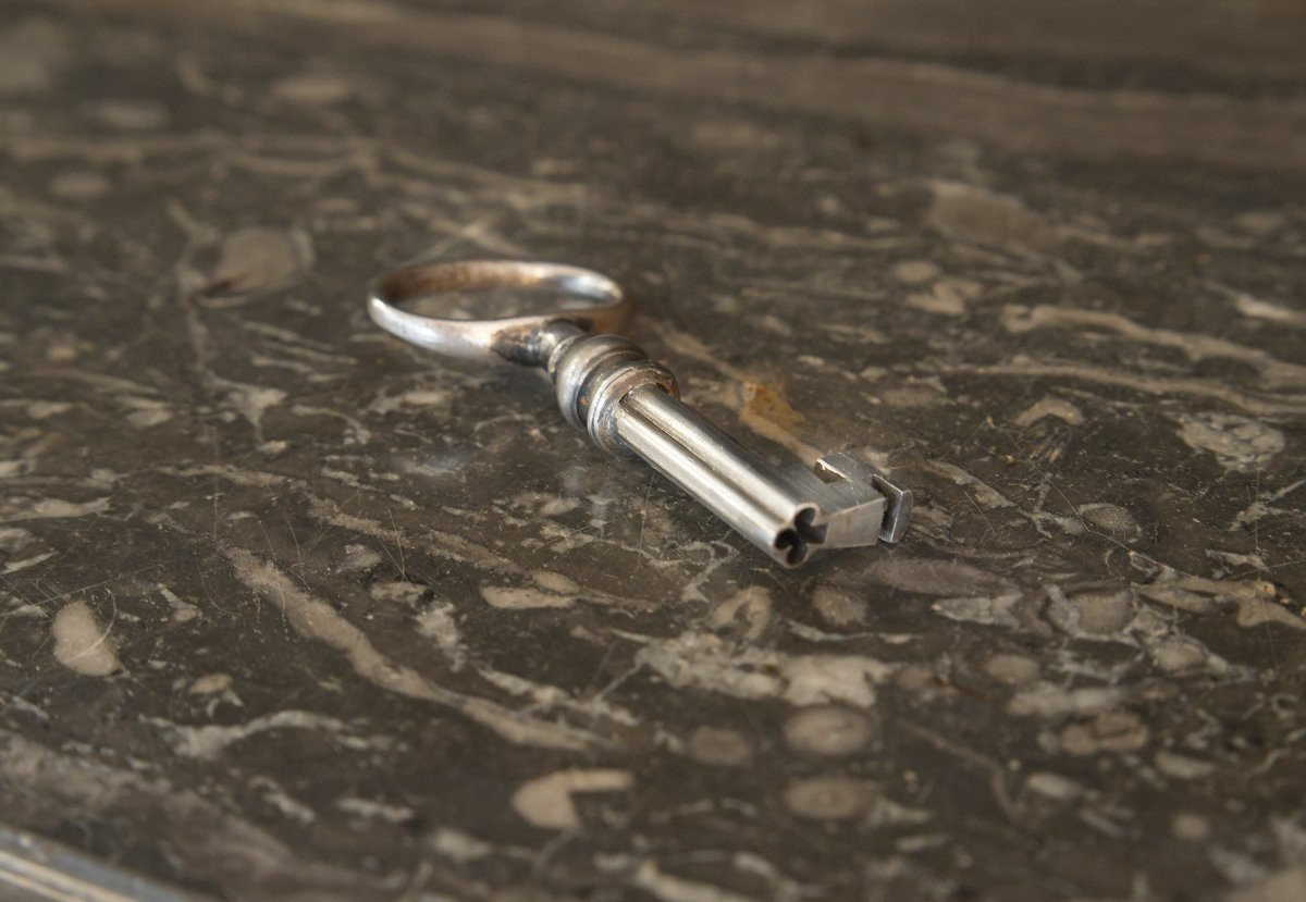 Commode Louis XVI en acajou-photo-5