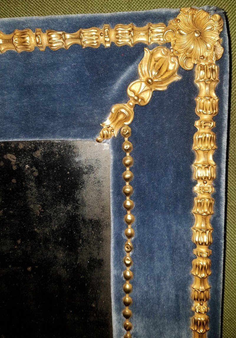 Glace Rectangulaire Garnie  De Velours Bleu Et De Bronzes Dorés   XIX° Siècle-photo-3