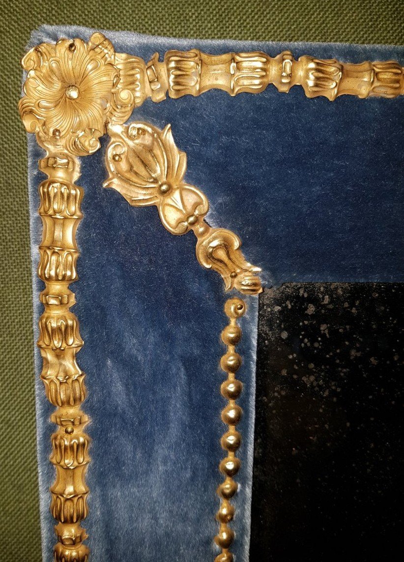 Glace Rectangulaire Garnie  De Velours Bleu Et De Bronzes Dorés   XIX° Siècle-photo-4